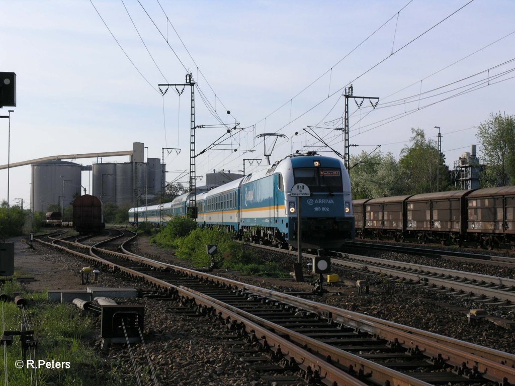 183 002 verlsst Regensburg mit dem ALX87019 nach Mnchen. 29.04.10