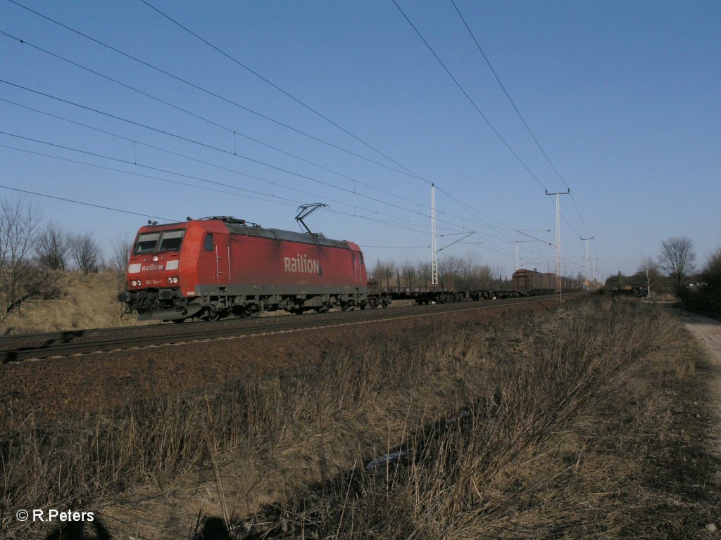 185 164-1 mit gemischten Gterzug bei Frankfurt/Oder Nuhnen. 07.03.11