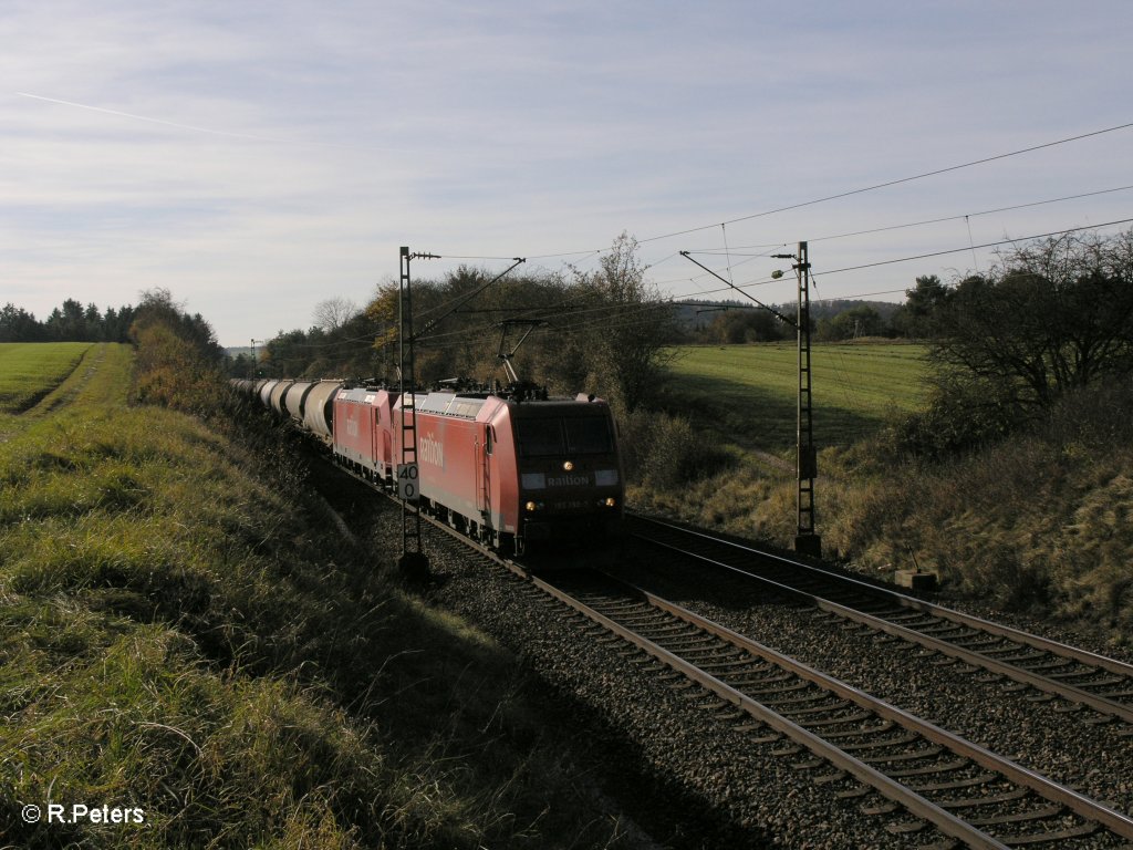 185 199-7 in Doppeltraktion und Kesselzug bei darshofen. 29.10.10