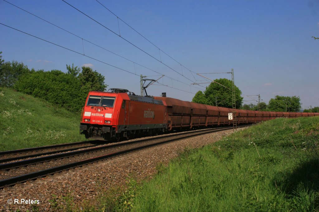 185 230-0 mit leer Kohlezug bei Plling. 13.05.11