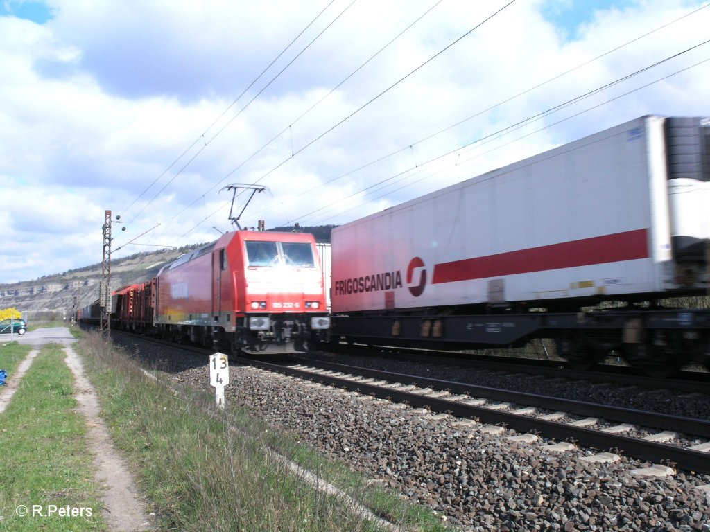 185 232-6 zieht ein gemischten Gterzug bei Thngersheim. 10.04.10