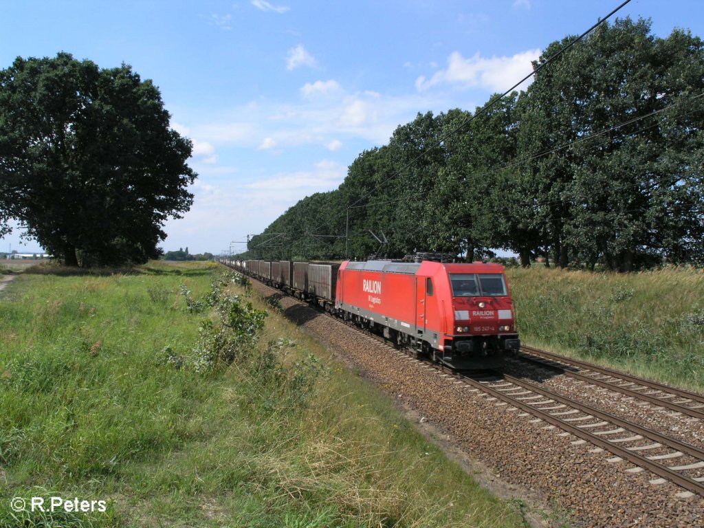 185 247-4 zieht bei Jacobsdorf(mark) ein Container/kohlezug. 19.08.08