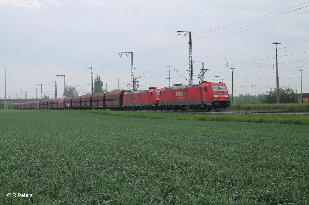 185 268-0 + 185 341-5 mit dem Erzbomber nach Linz bei Regensburg Ost.09.05.13