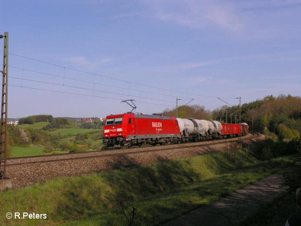 185 275-5 zieht ein gemischten Gterzug bei Edlhausen. 03.05.08