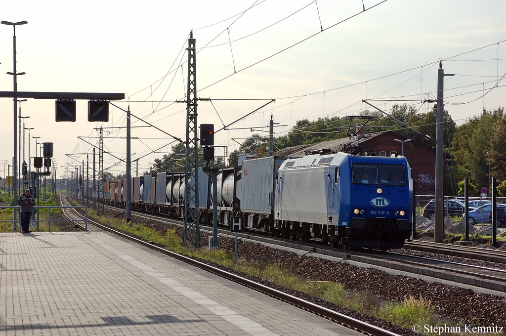 185 519-6 der ITL mit einem Containerzug in Rathenow Richtung Wustermark unterwegs. 16.09.2011