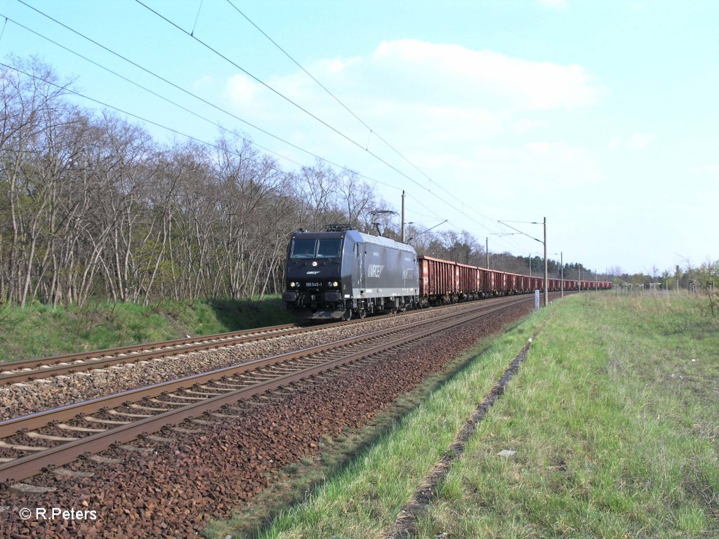 185 545-1 zieht hinter Eisenhttenstadt ein Kohlezug. 18.04.11