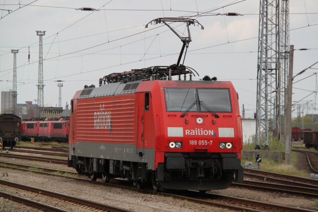 189 055-7 musste ausrcken und bespannte wenig spter den DB-Schenker Zug von Rostock-Seehafen nach Basel,bei der Durchfahrt in Rostock-Rostock-Toitenwinkel.20.04.2012
