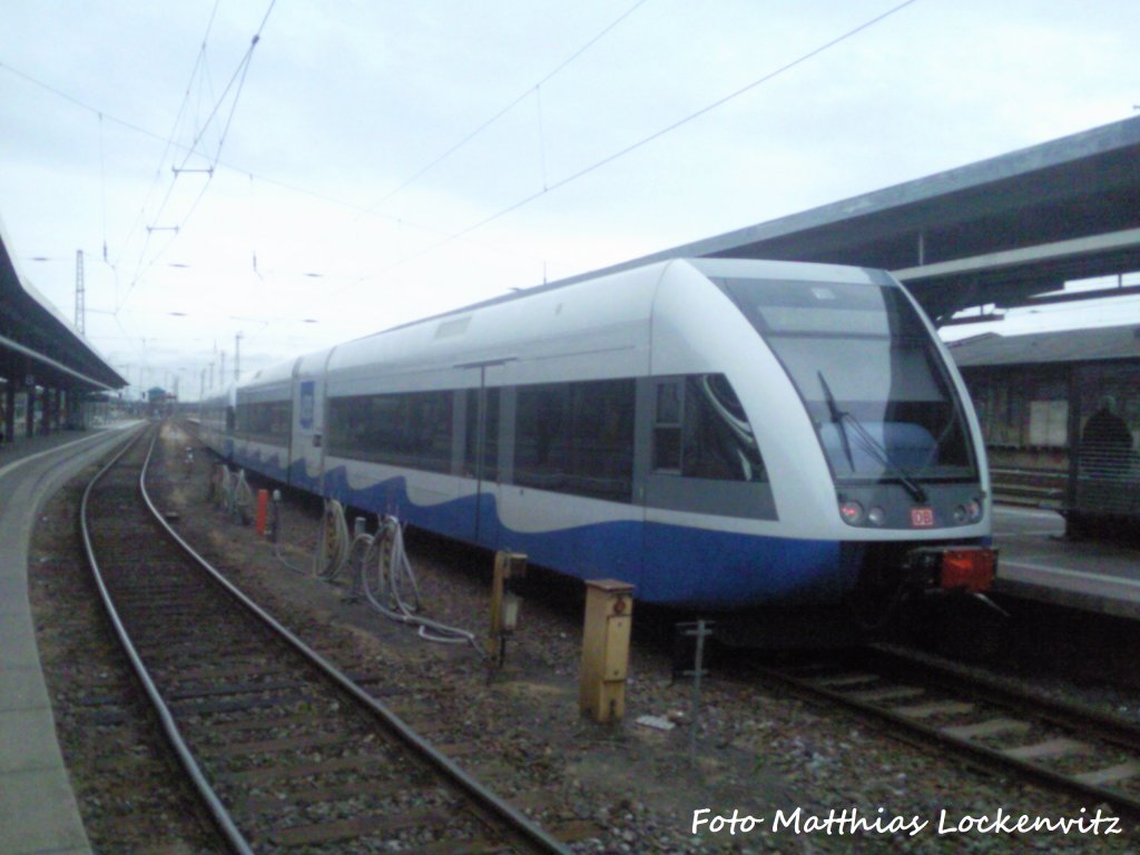 2 UBB GTW 2/6er mit Ziel Swinem�nde Centrum (PL) im Bahnhof Stralsund Hbf am 3.7.12