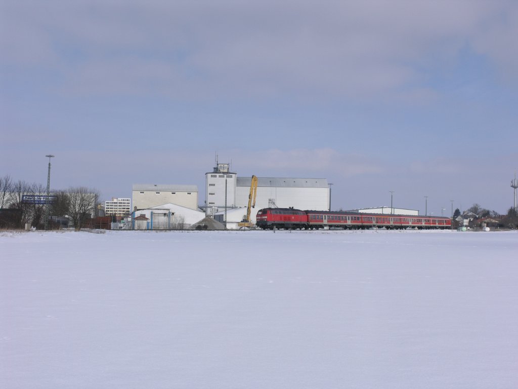 218 138-6 verlsst Buchloe mit einer RB Memmingen. 25.02.08
