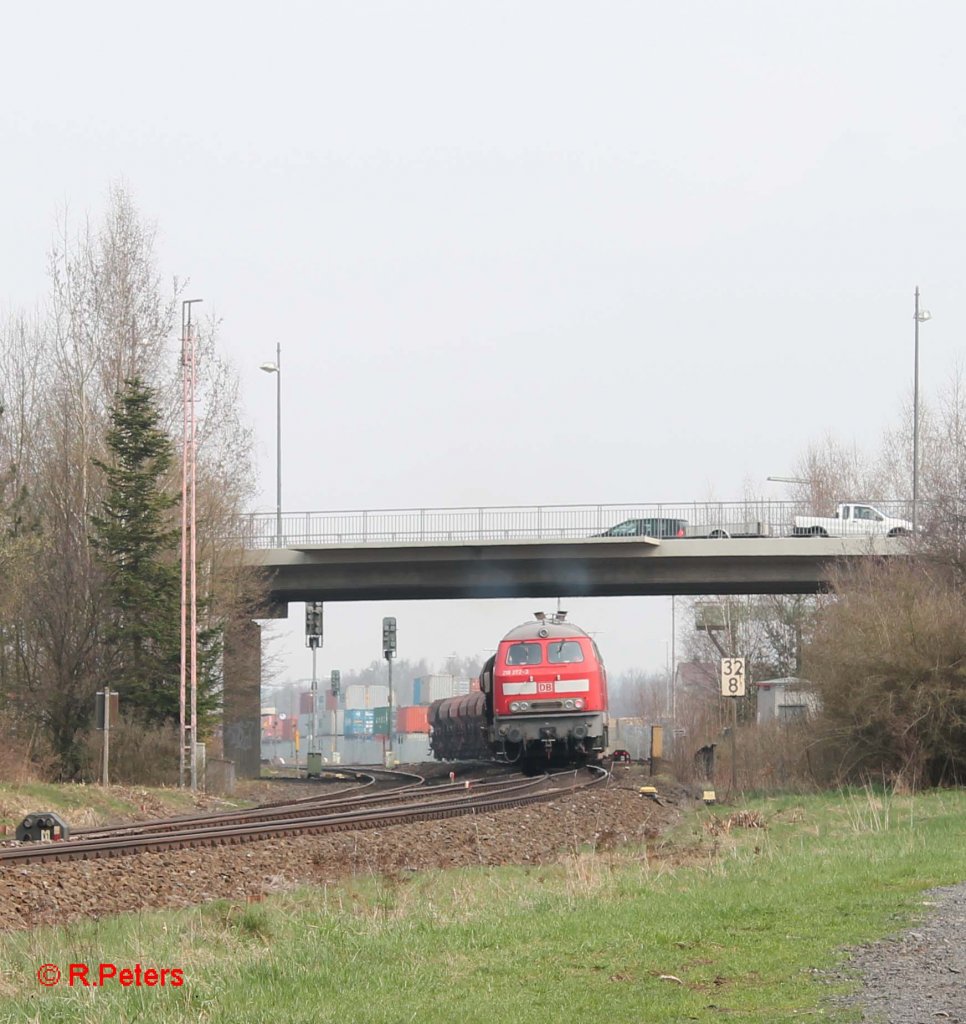 218 272-3 verlsst Wiesau mit dem 92637 Schotterzug nach Weiden. 22.04.13