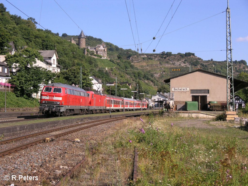 218 411 wird mit einer 143iger und ihrer Rb bis Koblenz berfhrt. Bacharach 24.07.08