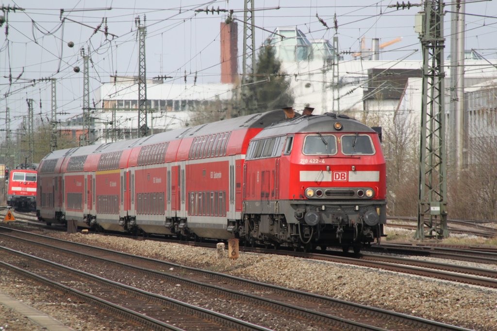 218 422-4 mit RB 27043 von Mnchen Hbf nach Mhldorf(Oberbay) bei der Durchfahrt in Mnchen Heimeranplatz.31.03.2012