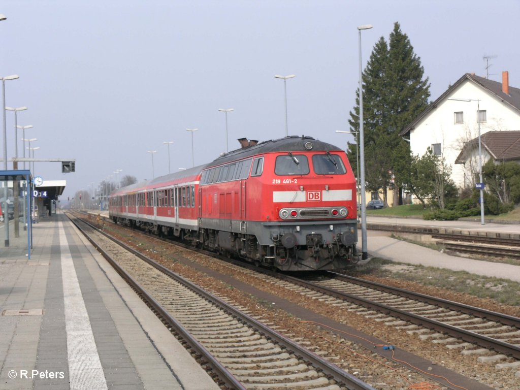 218 461-2 fhrt mit den RE32615 Mnchen HBF in Buchloe ein. 04.04.09
