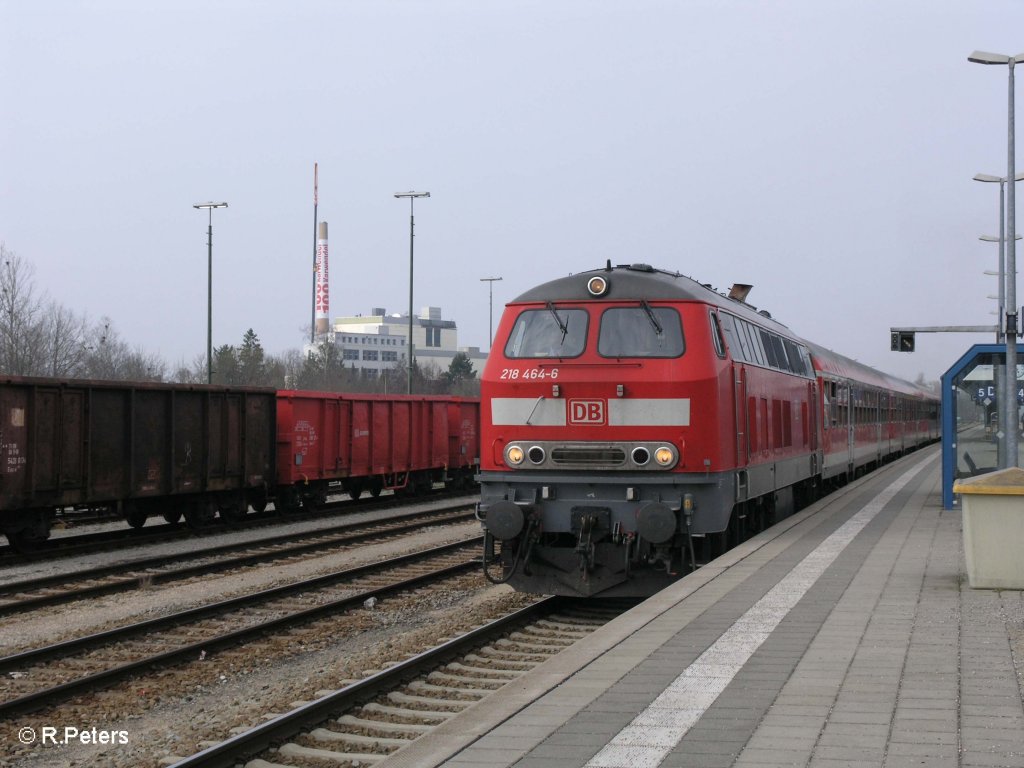 218 464-6 verlsst Buchloe mit den RE32684 Memmingen. 04.04.09
