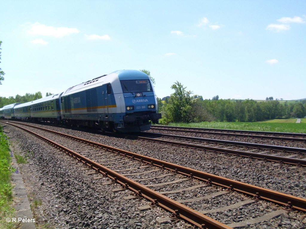 223 066 mit dem Alex nach Hof bei Schnfeld. 04.06.10