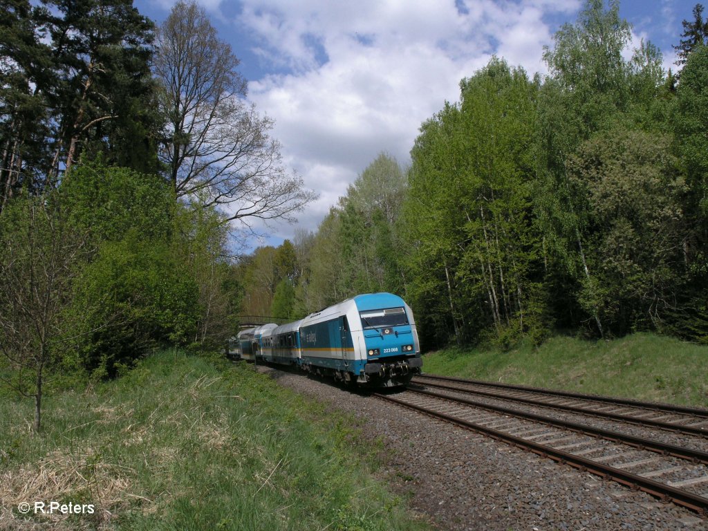 223 068 mit ALX84115 Hof – Mnchen bei Schnfeld. 08.05.11
