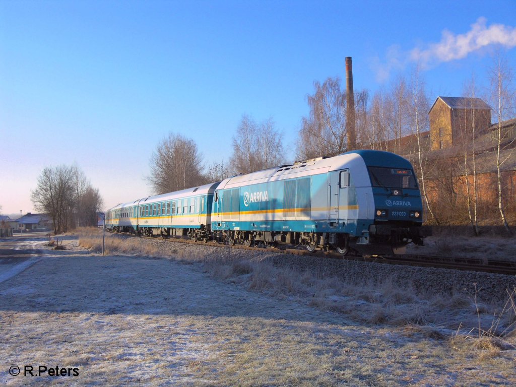 223 069 fhrt mit den ALX37972 nach Hof in Wiesau/Oberpfalz ein. 03.01.09
