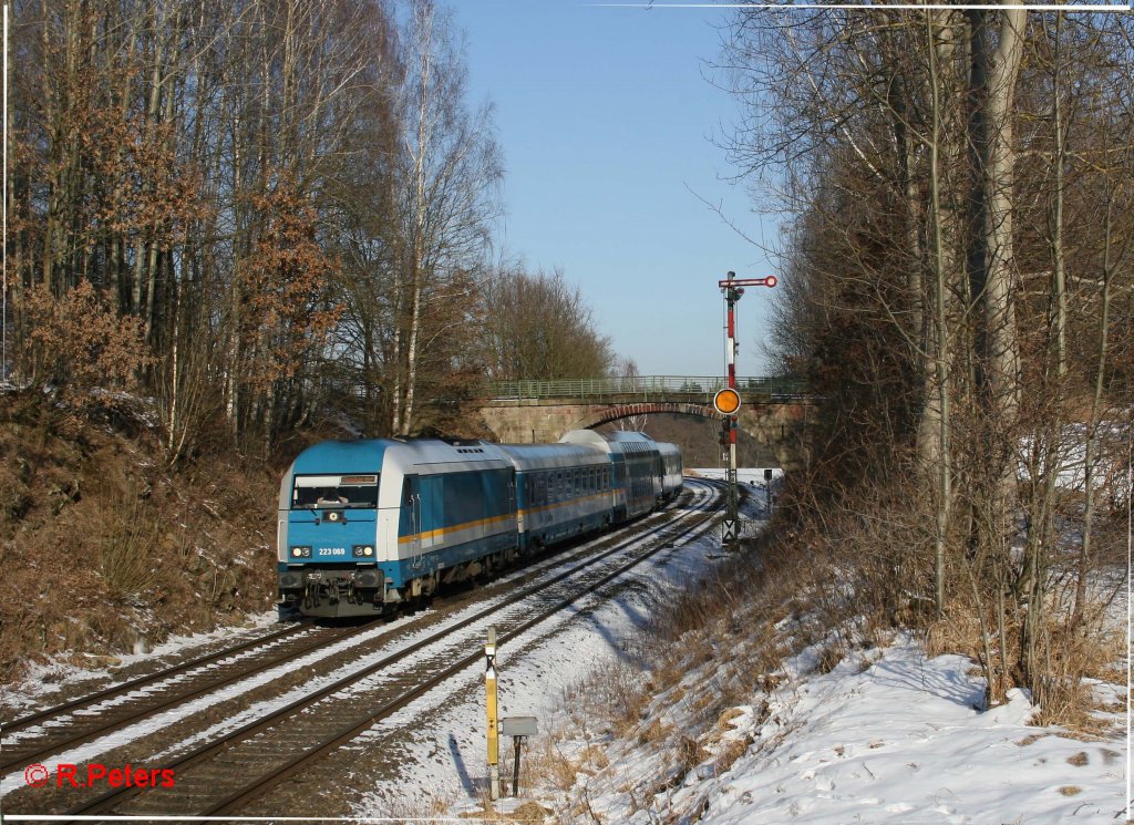 223 069 mit den ALX84115 Hof - Mnchen beim verlassen von Reuth bei Erbendorf. 03.02.12