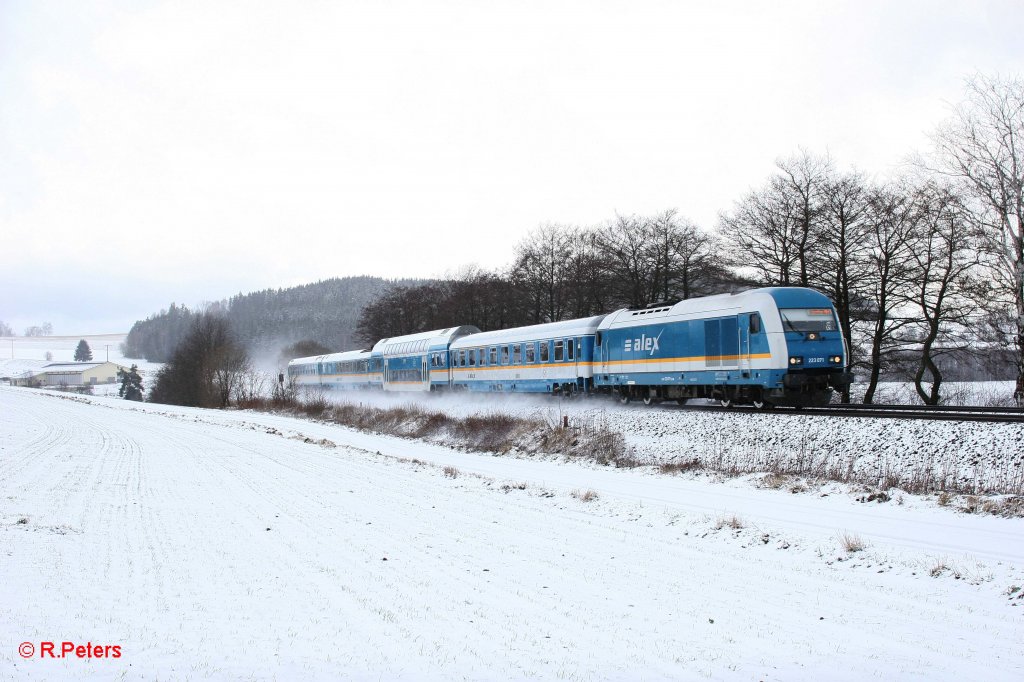 223 071 mit dem ALX84111 Hof - Mnchen bei Lengenfeld. 13.01.2012