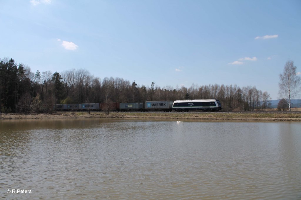 223 152 mit dem Containerzug Schweinfurt - ATW Wiesau kurz vor ihrem Ziel. 24.04.13