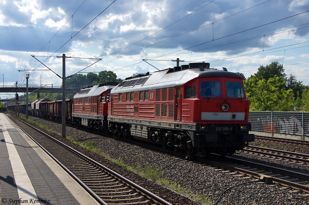 232 358-2 & 232 379-8 DB Schenker Rail Deutschland AG mit einem gemischtem Gterzug aus Brandenburg Altstadt in Nennhausen und fuhren in Richtung Wustermark weiter. 10.06.2012