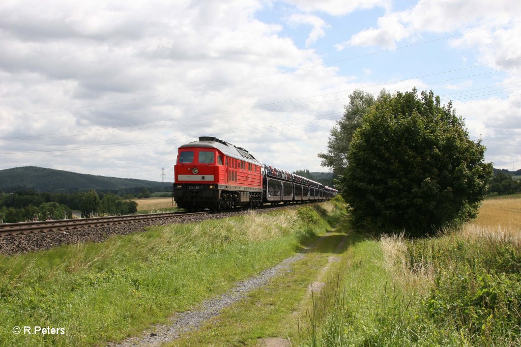 232 426-1 mit 49278 nach Nrnberg KIA-Autozug bei Brand bei Marktredwitz. 23.07.11