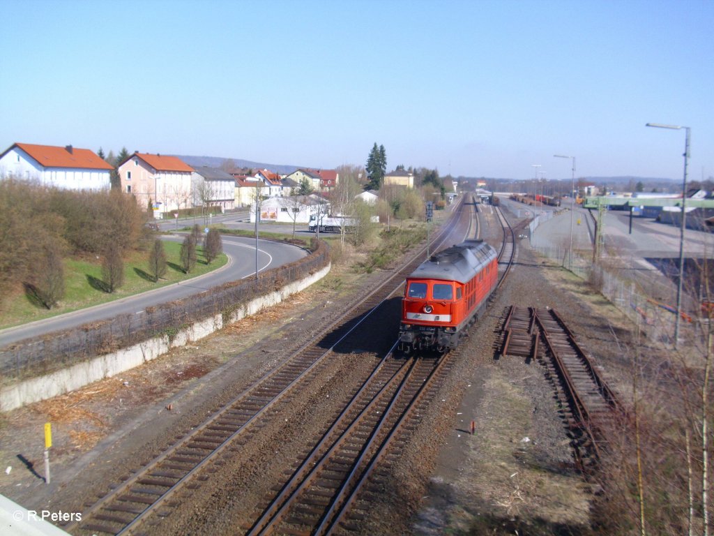 233 458-9 beim Umsetzten in Wiesau. 07.04.11