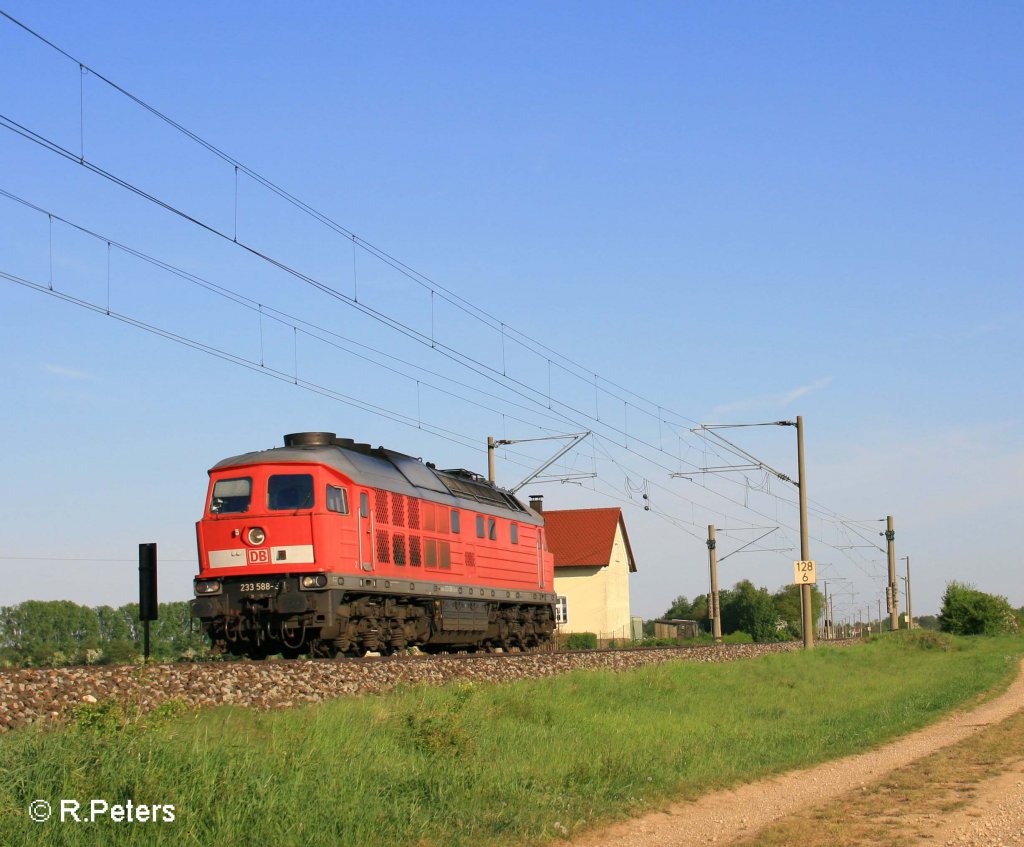 233 588-3 als Lz bei Kfering. 07.05.11