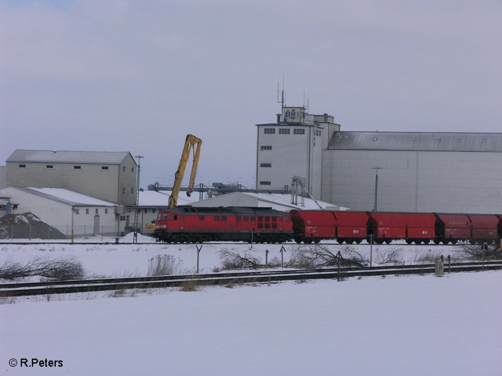 233 689-9 verlsst Buchloe mit ein Getreidezug. 25.02.09
