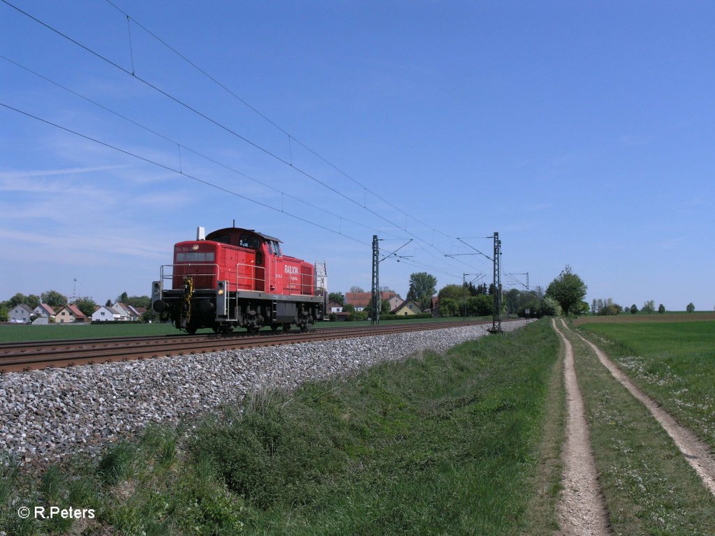 294 904-8 als Tfzf bei Mossham nach Regensburg. 07.05.11