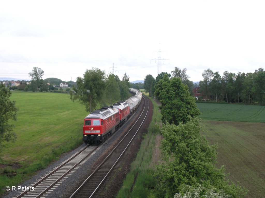 318 und 315 mit dem Zementzug nach Hof bei Richt. 26.05.10