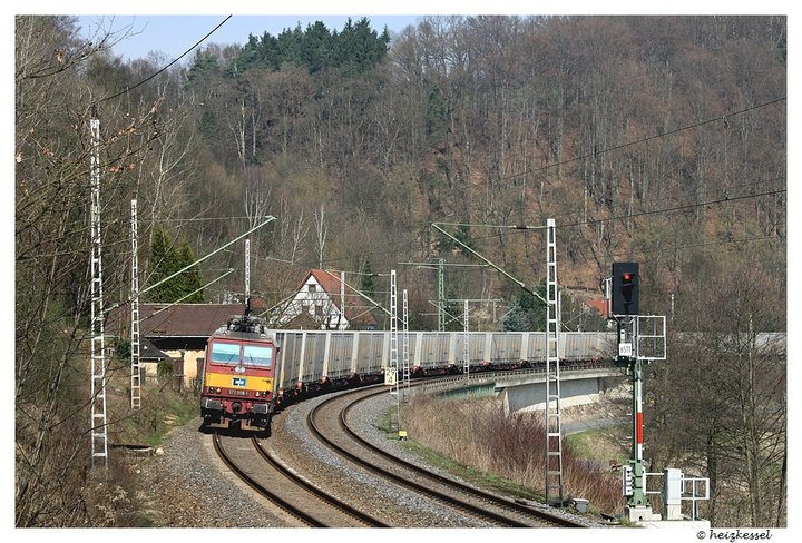 372 009-1 mit dem Continentalzug bei K�nigstein