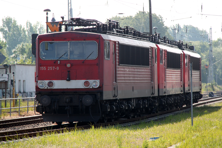 3x155er im Bahnhof Wismar abgestellt.(30.05.2011)
