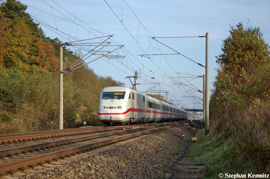 402 027-7  Ludwigslust  bei Nennhausen. Was fr ein Zug das ist entzieht sich meiner Kenntnis. Ich konnte keine Zugnummer fr diesen Zug finden. 31.10.2012
