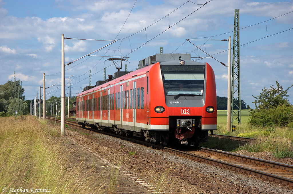 425 012-2 als RB30 (RB 17825) von Wittenberge nach Schnebeck-Bad Salzelmen in Demker. 09.06.2012