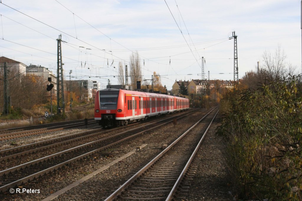 425 045-2 + 425 052-8 als S-Bahn berfhrung am Heimeranplatz in Mnchen. 04.11.10