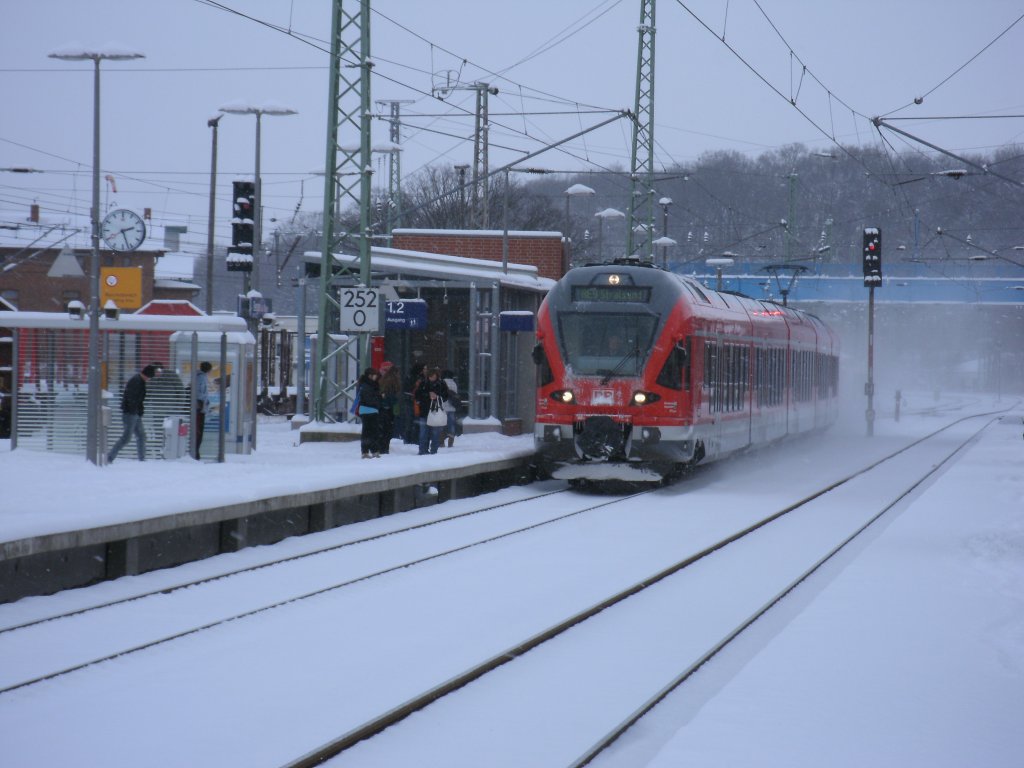429 029-2 als RE 13028 Binz-Stralsund,am 02.Februar 2012,in Bergen/Rgen.