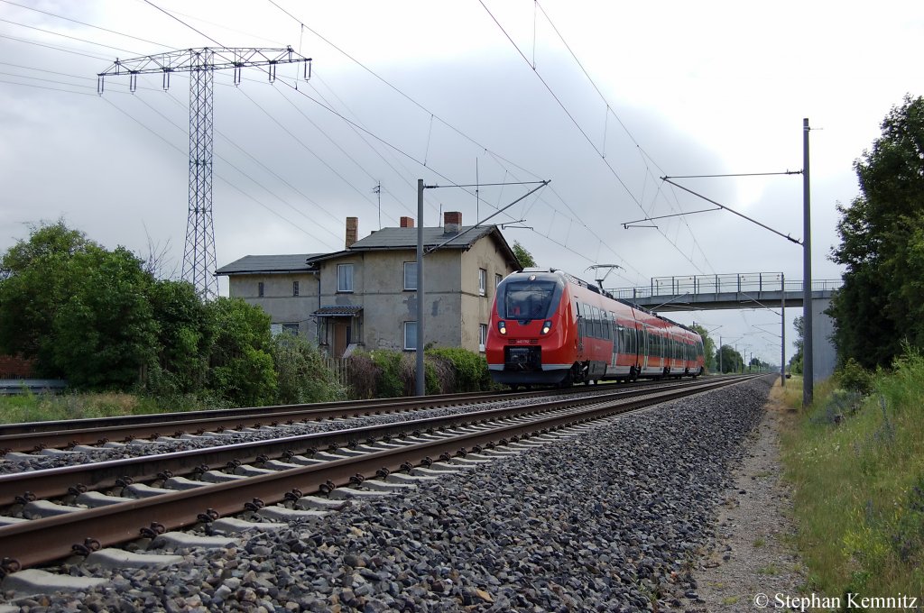 442 752 S-Bahn Nrnberg in Vietznitz und fhrt nach Wittenberge. 24.06.2011