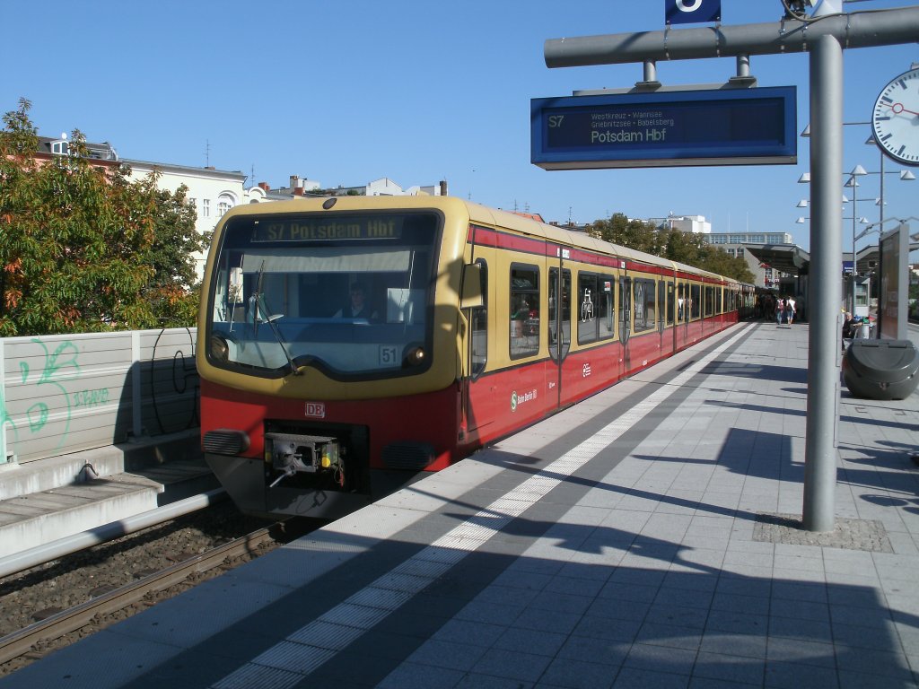 481 004 nach Potsdam Stadt,am 01.Oktober 2011,in Berlin Charlottenburg.