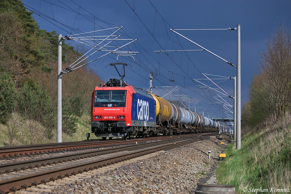 482 030-4 SBB Cargo fr HSL Logistik GmbH mit einem Kesselzug bei Nennhausen und fuhr in Richtung Rathenow weiter. Netten Gru an den Tf! 21.04.2012