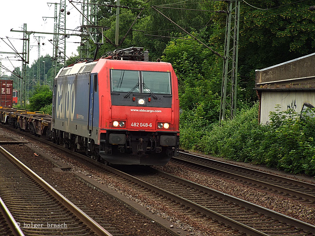 482 048 fuhr am 18.06.13 mit einen g�zerzug durch harburg