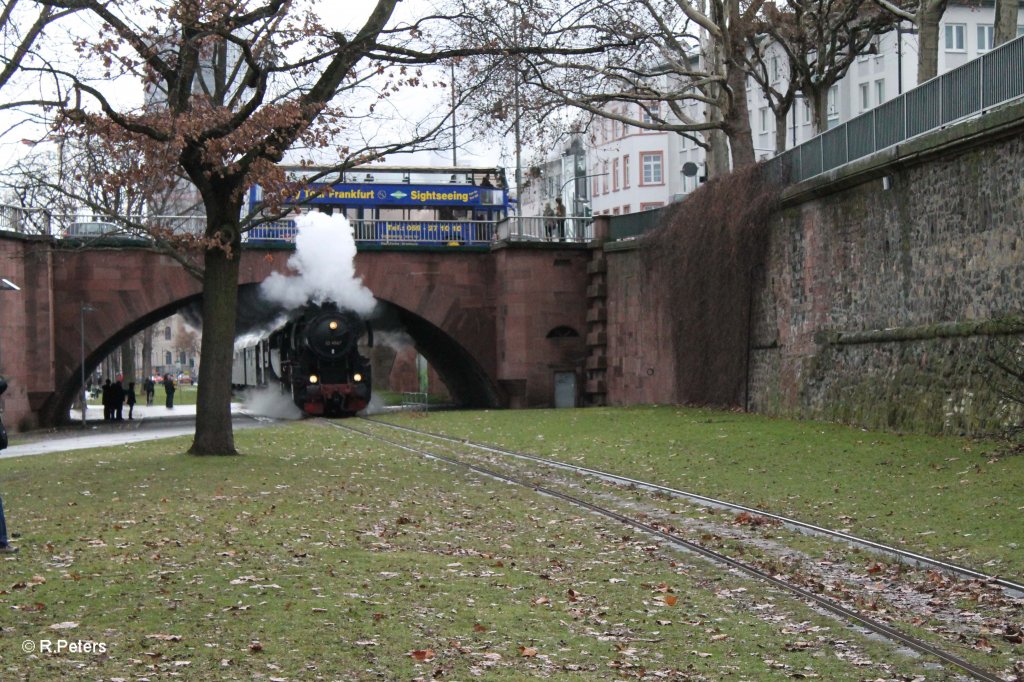 52 4867 auf dem Weg zum Hafen. 16.12.12