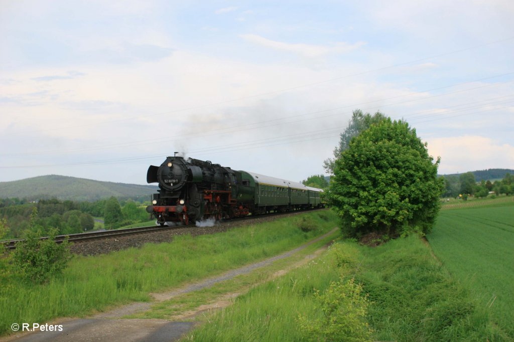 52 8079-7 mit Sonderzug aus Chep nach Neuenmarkt-Wirsberg bei Brand. 21.05.11