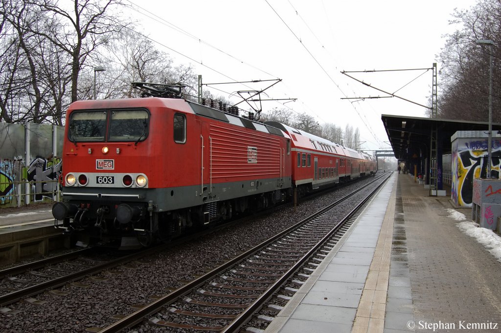 603 (143 851-4) MEG mit der RB21 (RB 18663) nach Potsdam Griebnitzsee in Potsdam Charlottenhof. 14.01.2011
