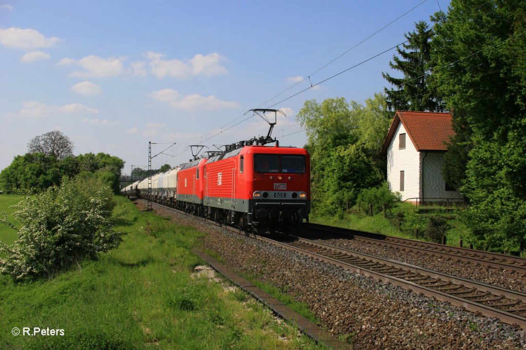 605 und 804 mit Zementzug nach Regensburg Ost bei Postbauer-Heng. 13.05.11