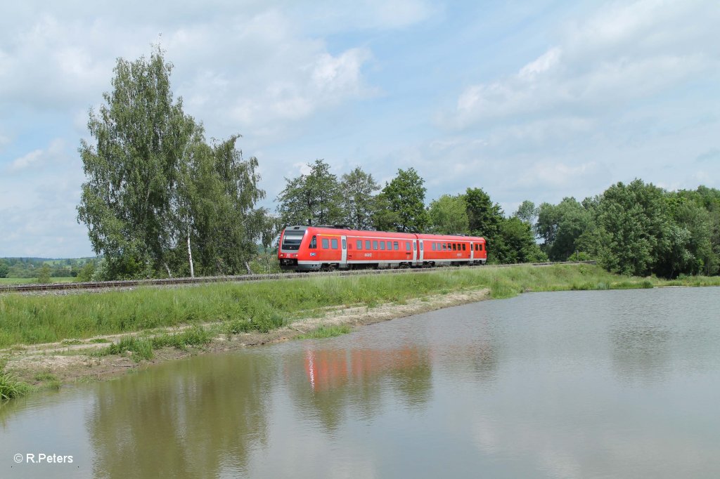 612 093-5 mit dem umgeleiteten Franken-Sachsen-Express IRE 3086 Dresden - Nrnberg bei Wiesau. 15.06.13