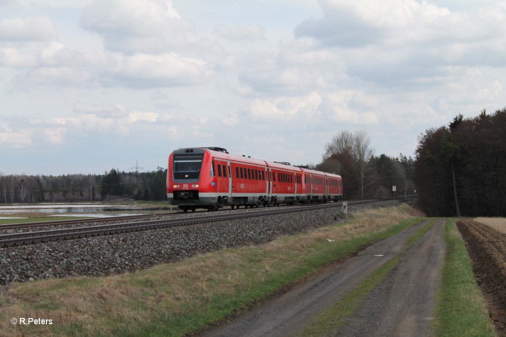 612 593 und 612 559 als RE 59316 Regensburg - Hof bei Oberteich. 17.04.13