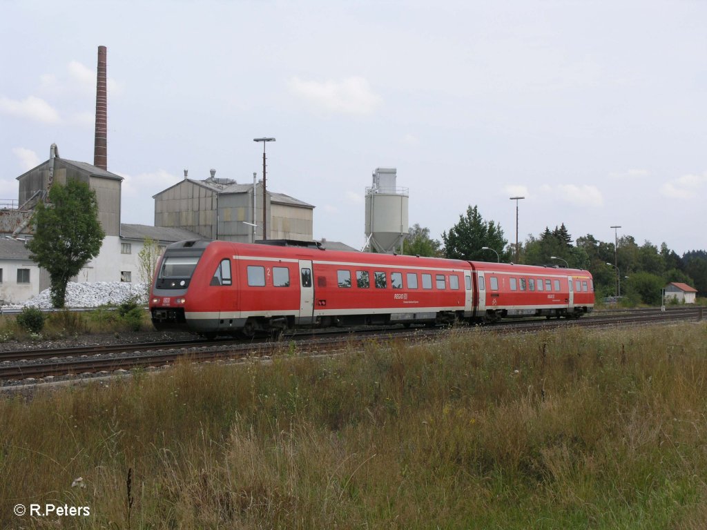 612 991-0 zieht als RE 3457 Dresden durch Wunsiedel-Holenbrunn. 25.08.09
