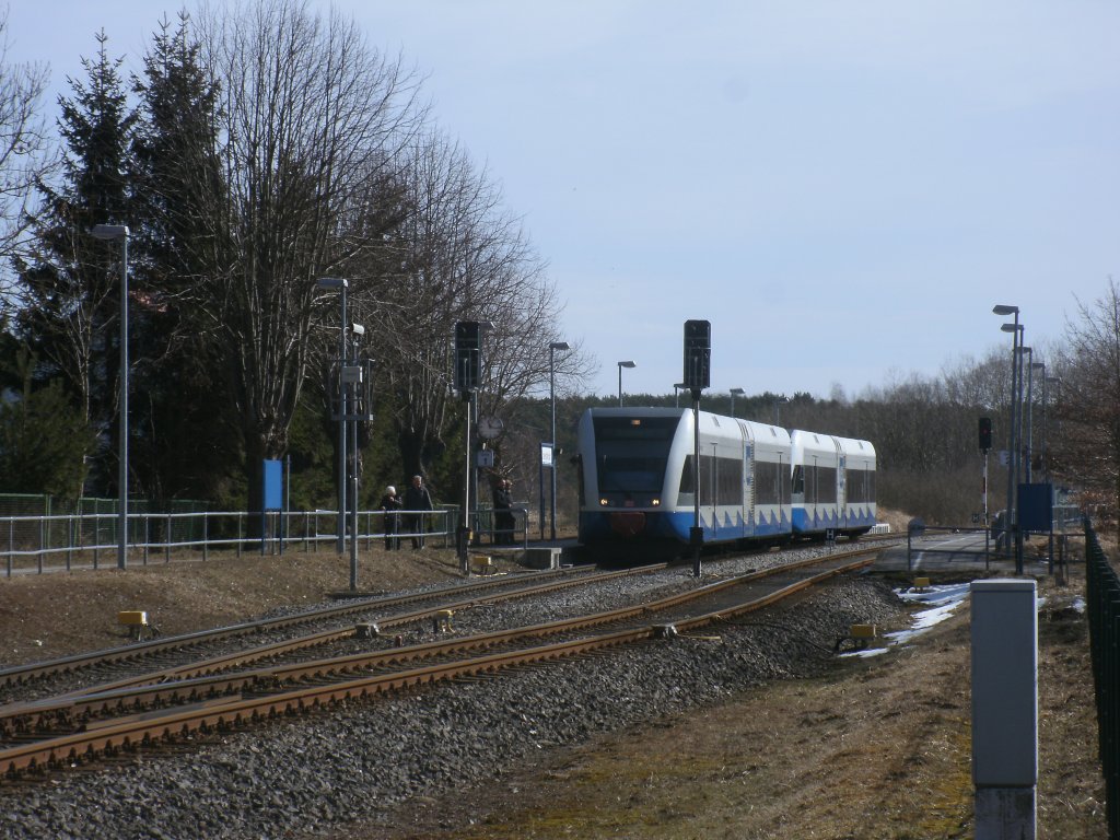 646 128-4 hielt als UBB 29416 nach Stralsund,am 06.April 2013,in Trassenheide.