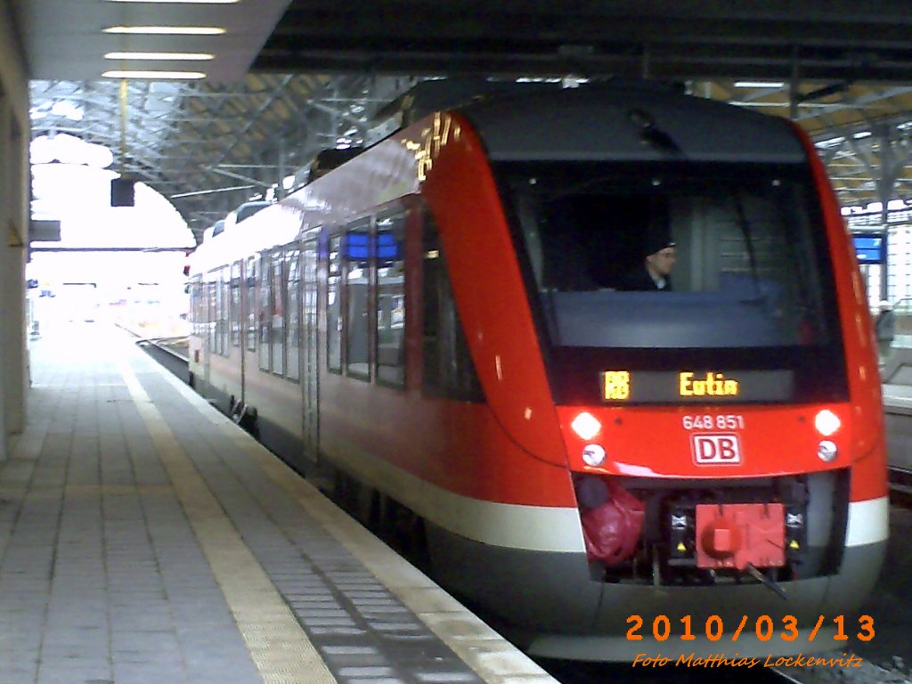648 851 als Re mit Ziel Eutin im Bahnhof L�beck Hbf am 13.3.10